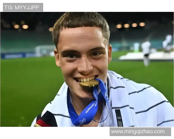 哈维西蒙斯的崛起之路：从青训天才到足坛新星的精彩历程