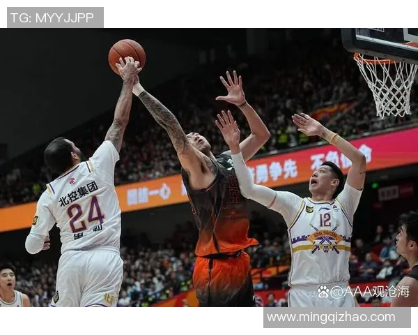 辽宁队与北控队激战正酣比分悬念引发球迷热议 辽宁队与北控队激战正酣比分悬念引发球迷热议