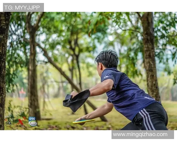 飞盘战术解析：上海飞盘队如何利用边路渗透撕裂防线